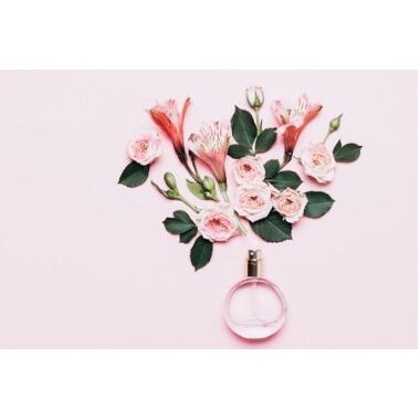 Květiny uvázané do parfému. Oslavte Mezinárodní den žen!