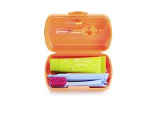 Klasický zubní kartáček Curaprox Travel Set Orange 1 ks