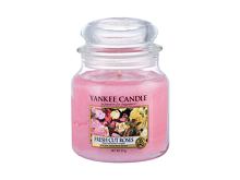 Vonná svíčka Yankee Candle Fresh Cut Roses 411 g