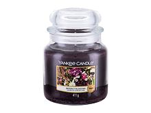 Vonná svíčka Yankee Candle Moonlit Blossoms 411 g