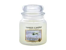 Vonná svíčka Yankee Candle Fluffy Towels 411 g