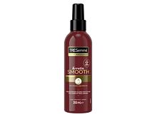 Pro tepelnou úpravu vlasů TRESemmé Keratin Smooth Heat Protect Spray 200 ml