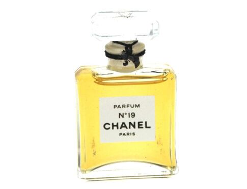 Parfém Chanel N°19 Náplň 7,5 ml poškozená krabička